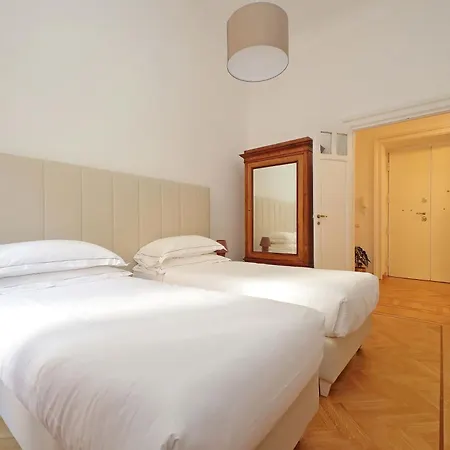 Treasurerome Adriana Charme 4br * Rome