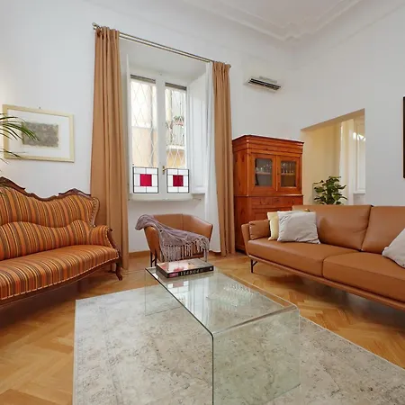 Treasurerome Adriana Charme 4br *